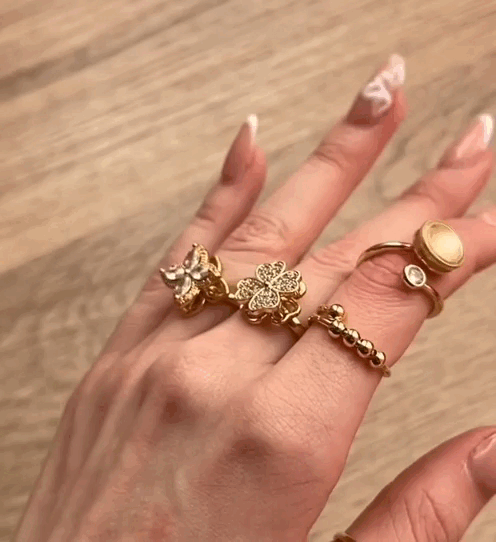 Flowy ring